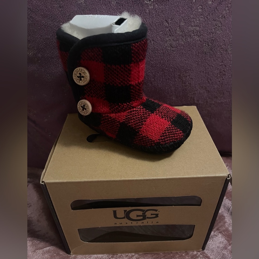 Infant Uggs brand new size 0/1